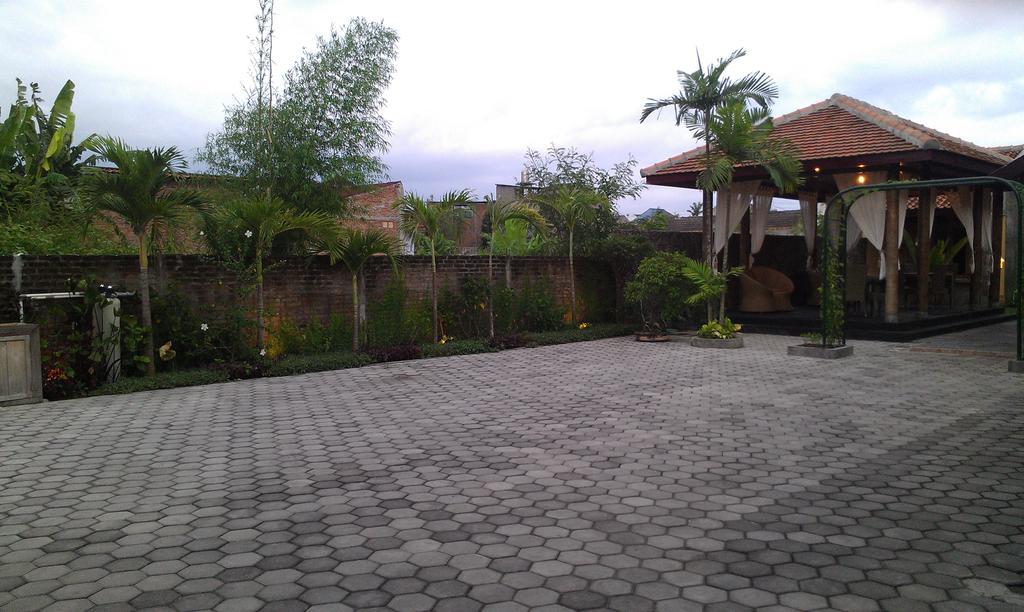 Ndalem Bantul Hotel Gandok Exterior photo